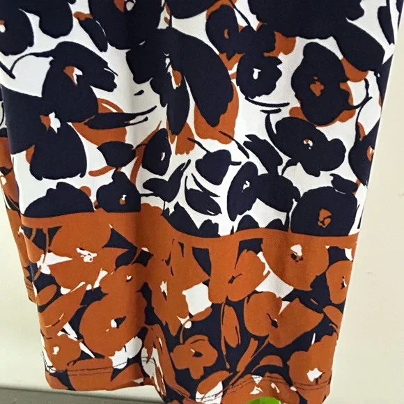 Susan Graver Navy and Gold Floral Capris - Picture 3 of 5